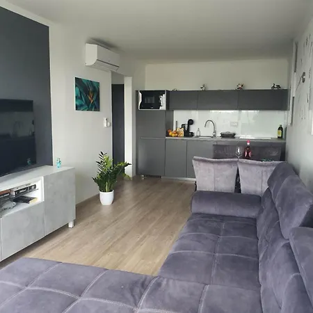 Cadet Bltn By Bltn Apartment *